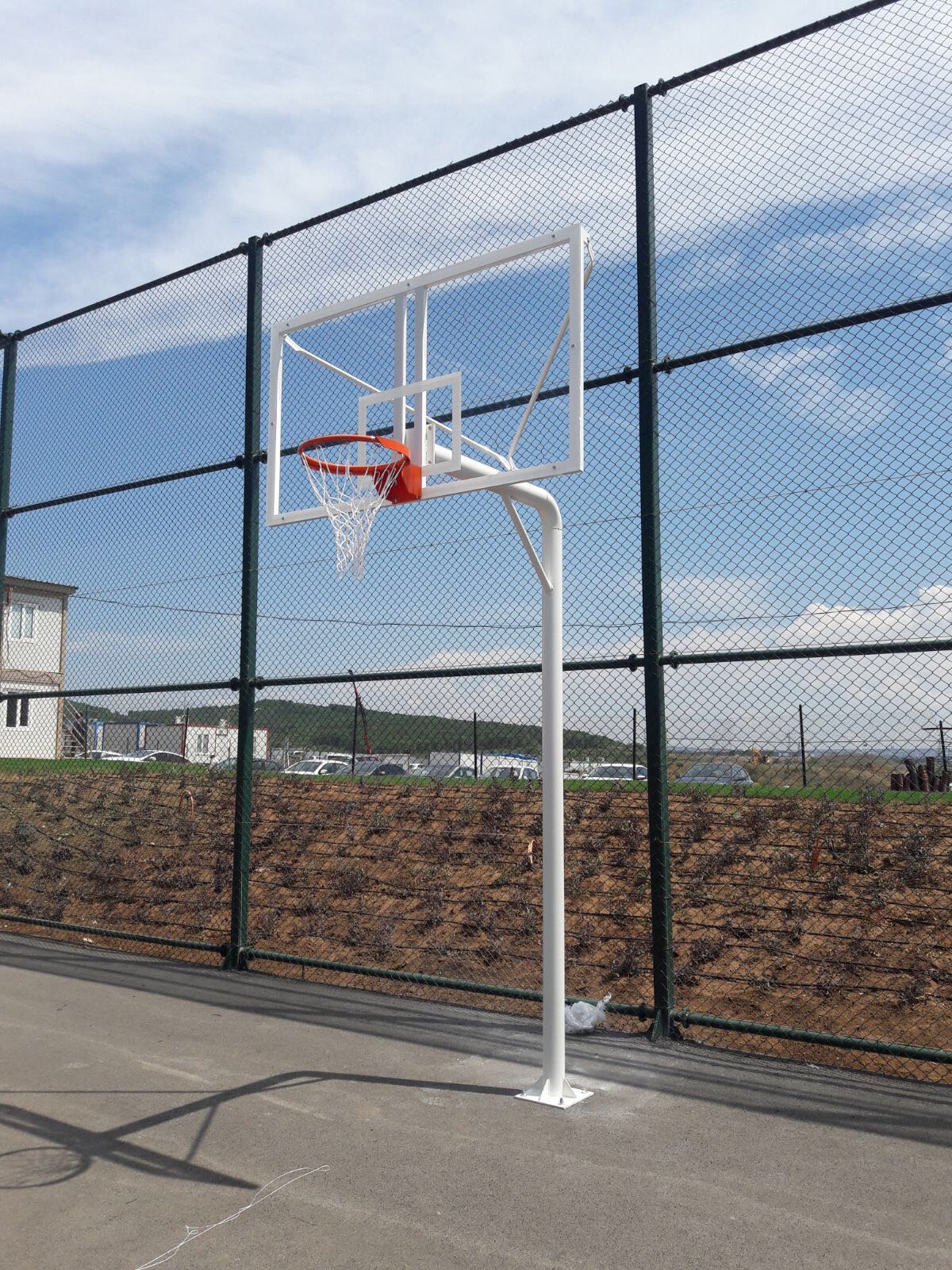 Pınarhisar mektebim kolejine tek ayaklı pota teslim edilmiştir